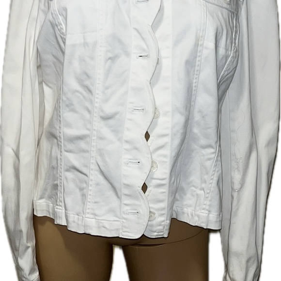 Woman’s med/large jackets - Picture 7 of 9